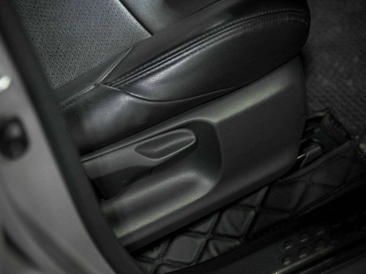 Купить Toyota C-HR с пробегом. Фото: #17