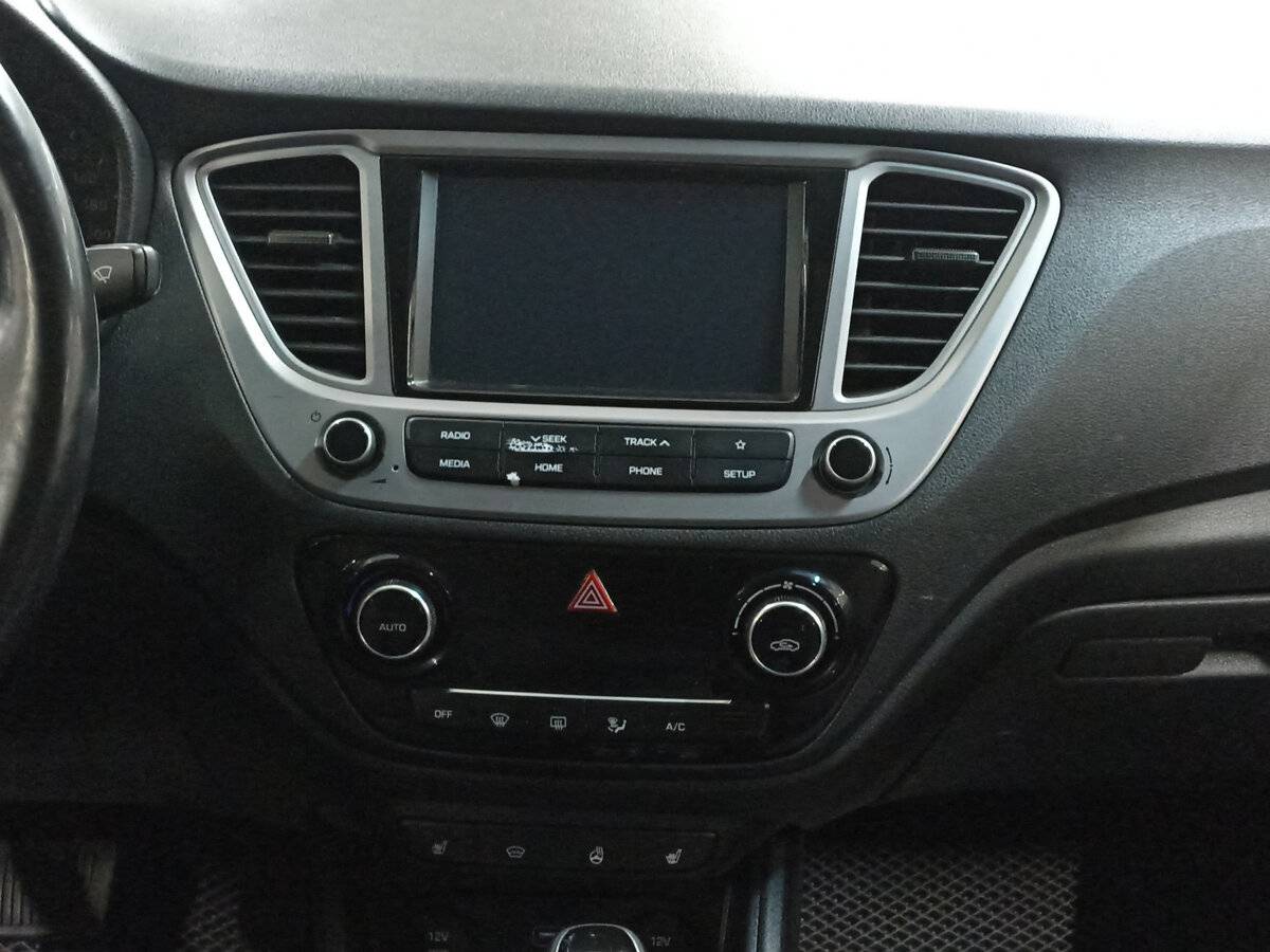 Купить Hyundai Solaris с пробегом. Фото: #14