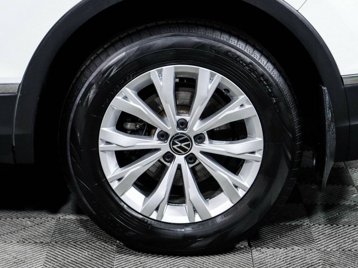 Купить Volkswagen Tiguan с пробегом. Фото: #11