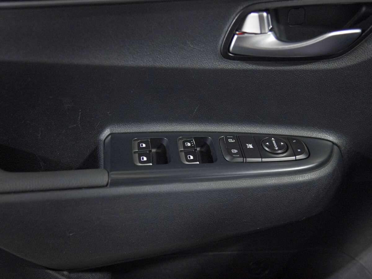 Купить Kia Rio с пробегом. Фото: #12