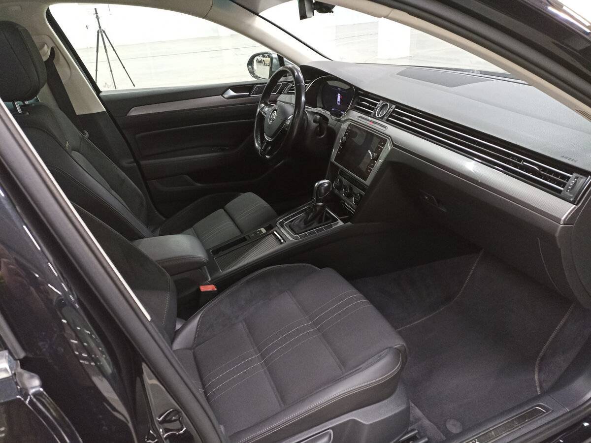 Купить Volkswagen Passat с пробегом. Фото: #10