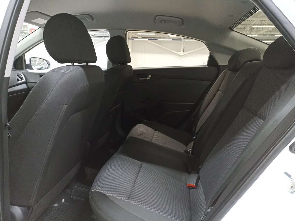 Купить Hyundai Solaris с пробегом. Фото: #11