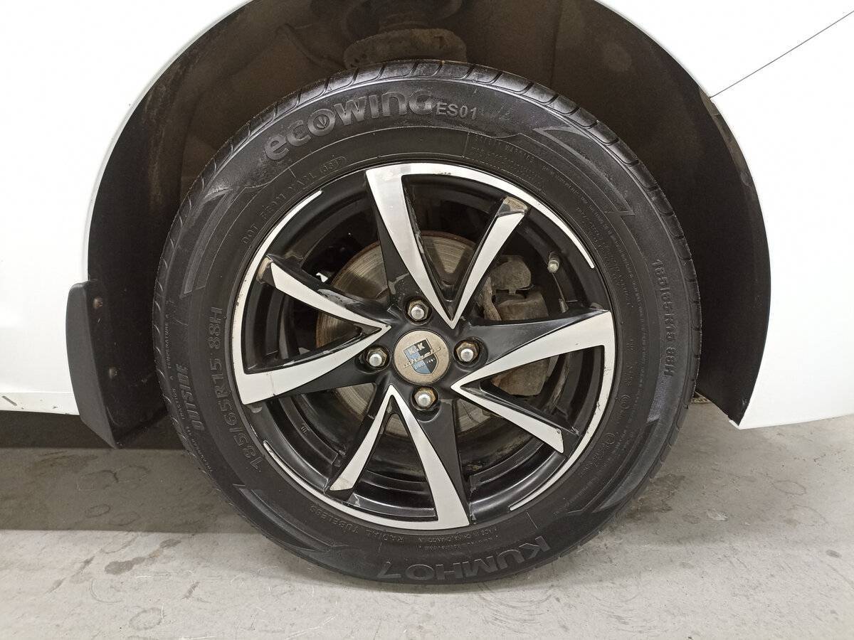 Купить Hyundai Solaris с пробегом. Фото: #17