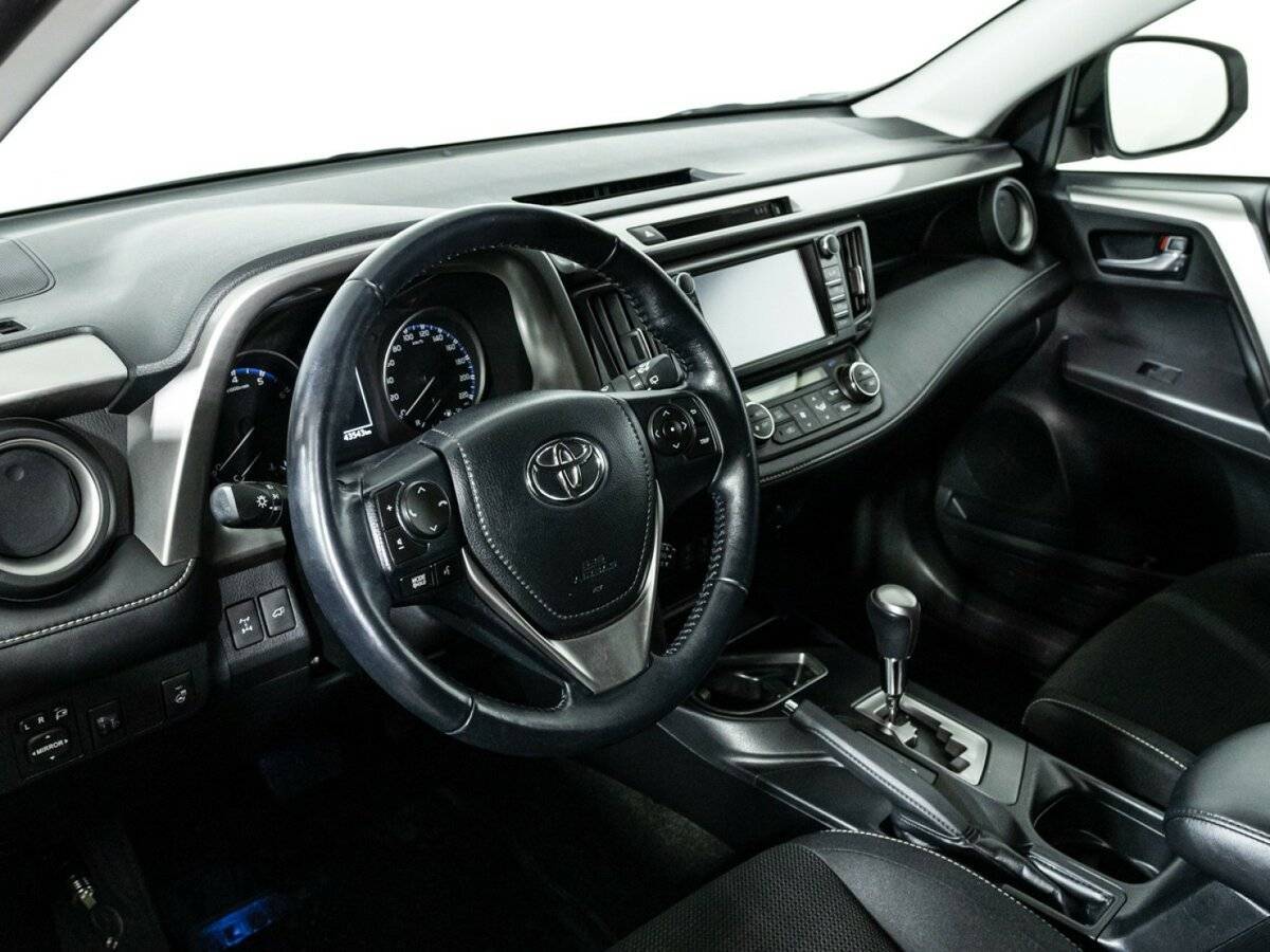 Купить Toyota RAV4 с пробегом. Фото: #10
