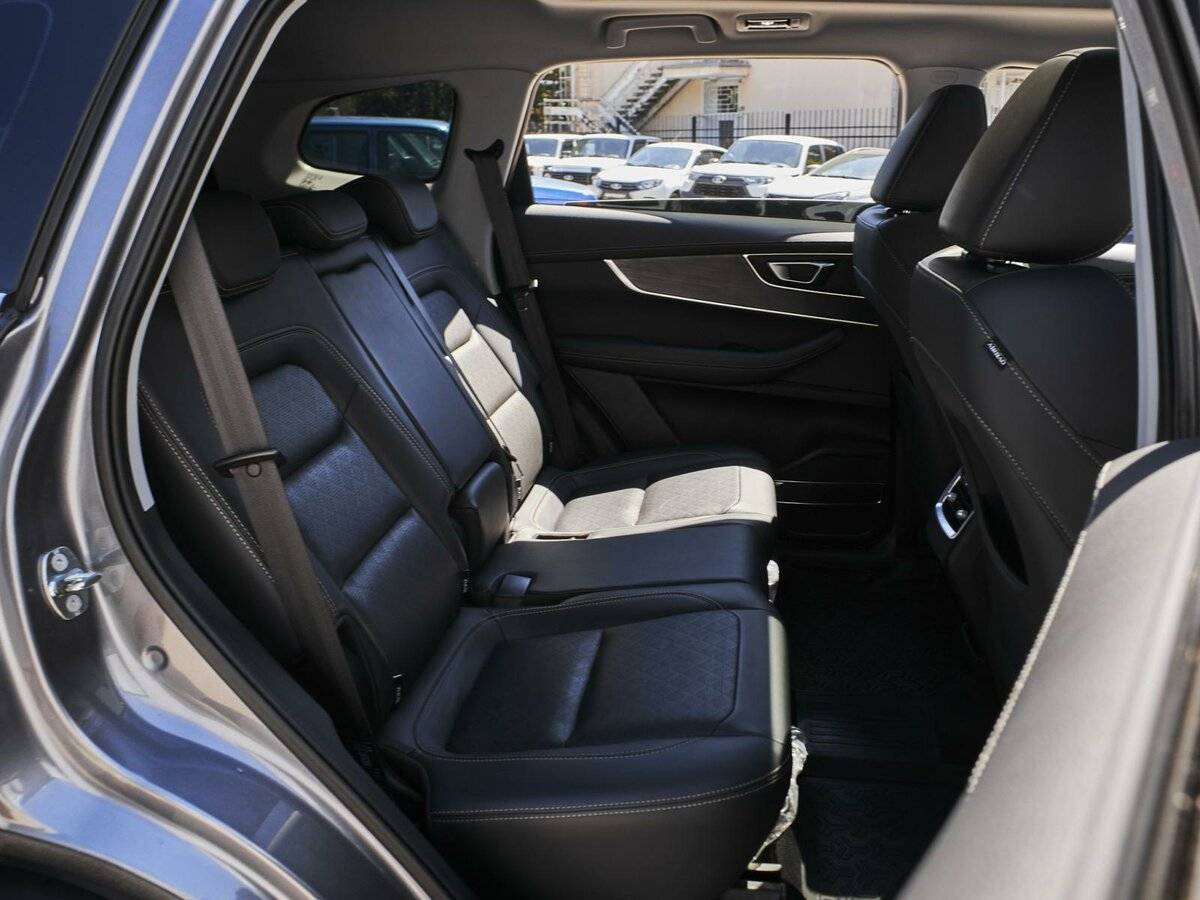 Купить Chery Tiggo 8 с пробегом. Фото: #10