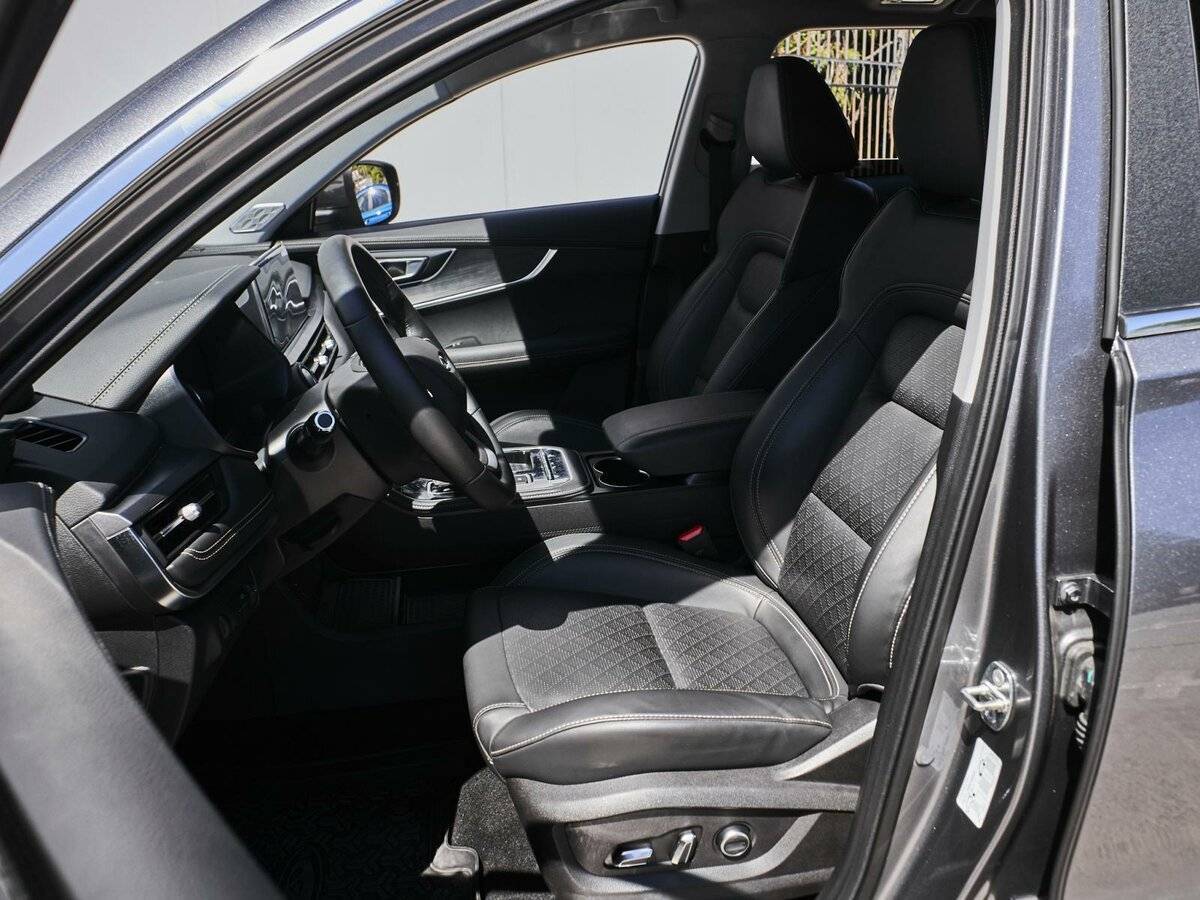 Купить Chery Tiggo 8 с пробегом. Фото: #13