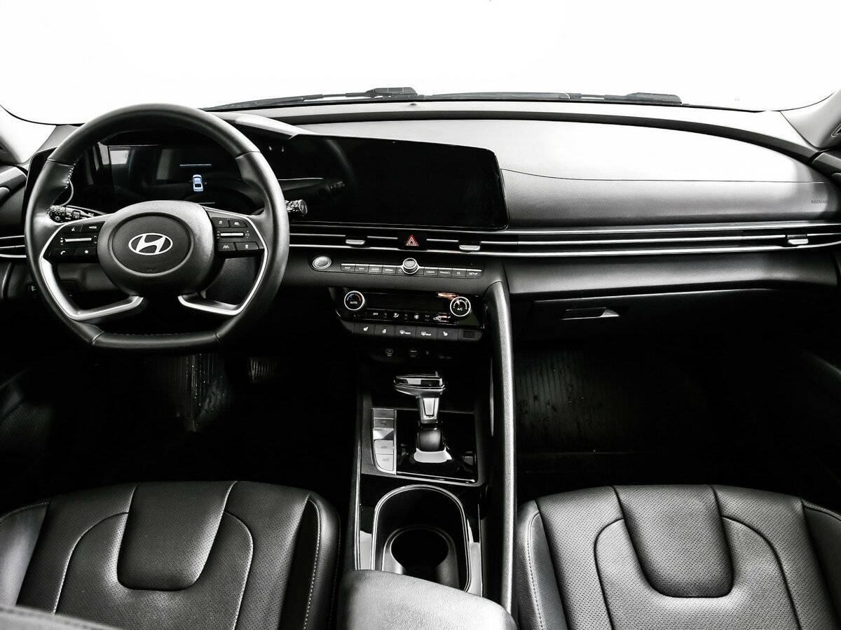 Купить Hyundai Elantra с пробегом. Фото: #10
