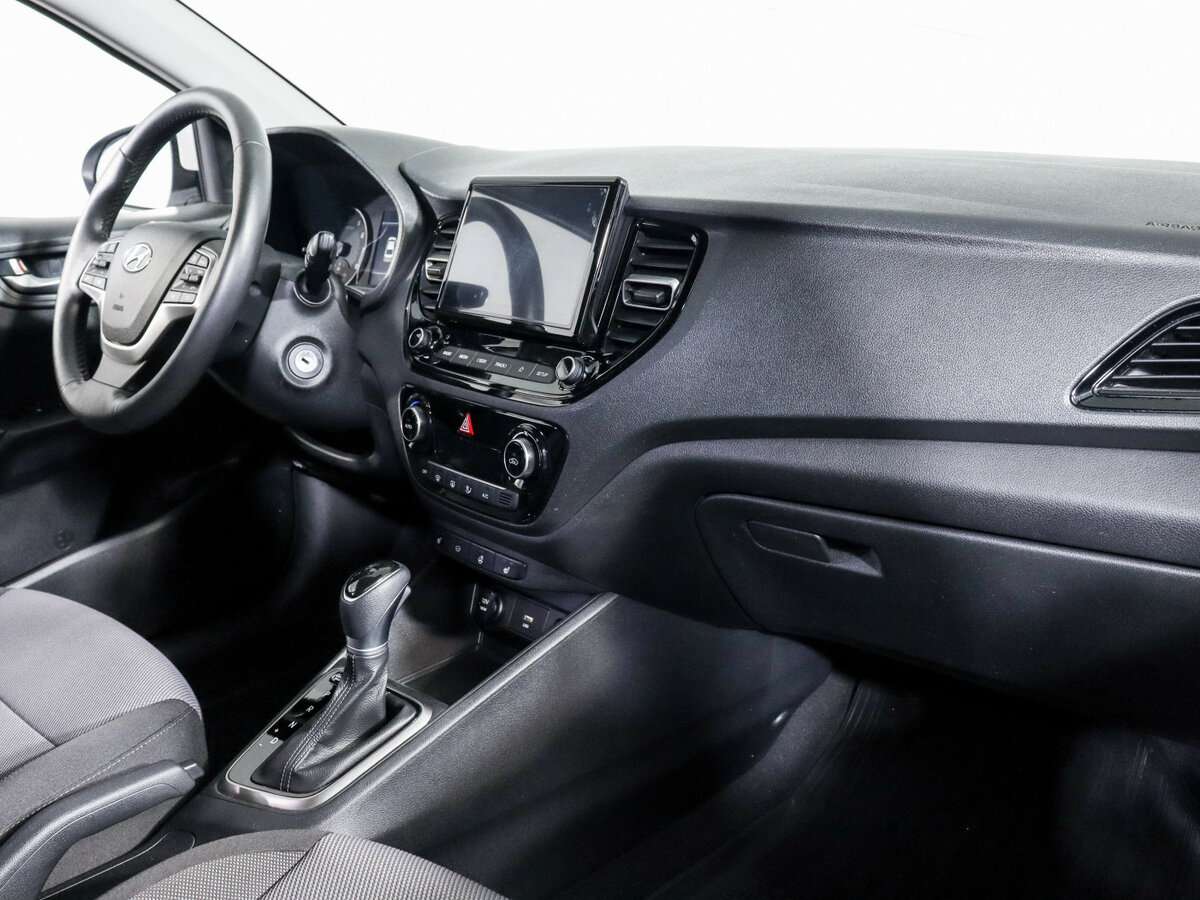 Купить Hyundai Solaris с пробегом. Фото: #8