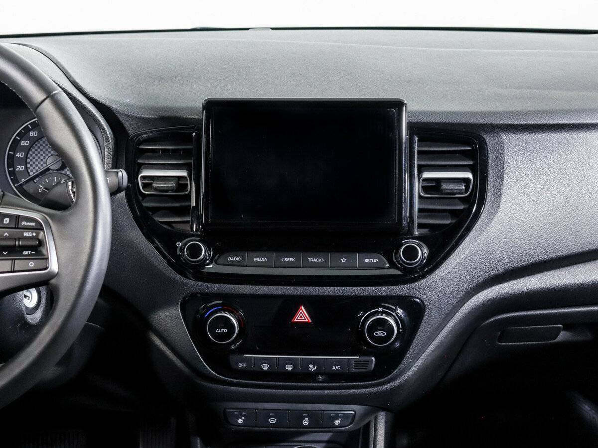 Купить Hyundai Solaris с пробегом. Фото: #12