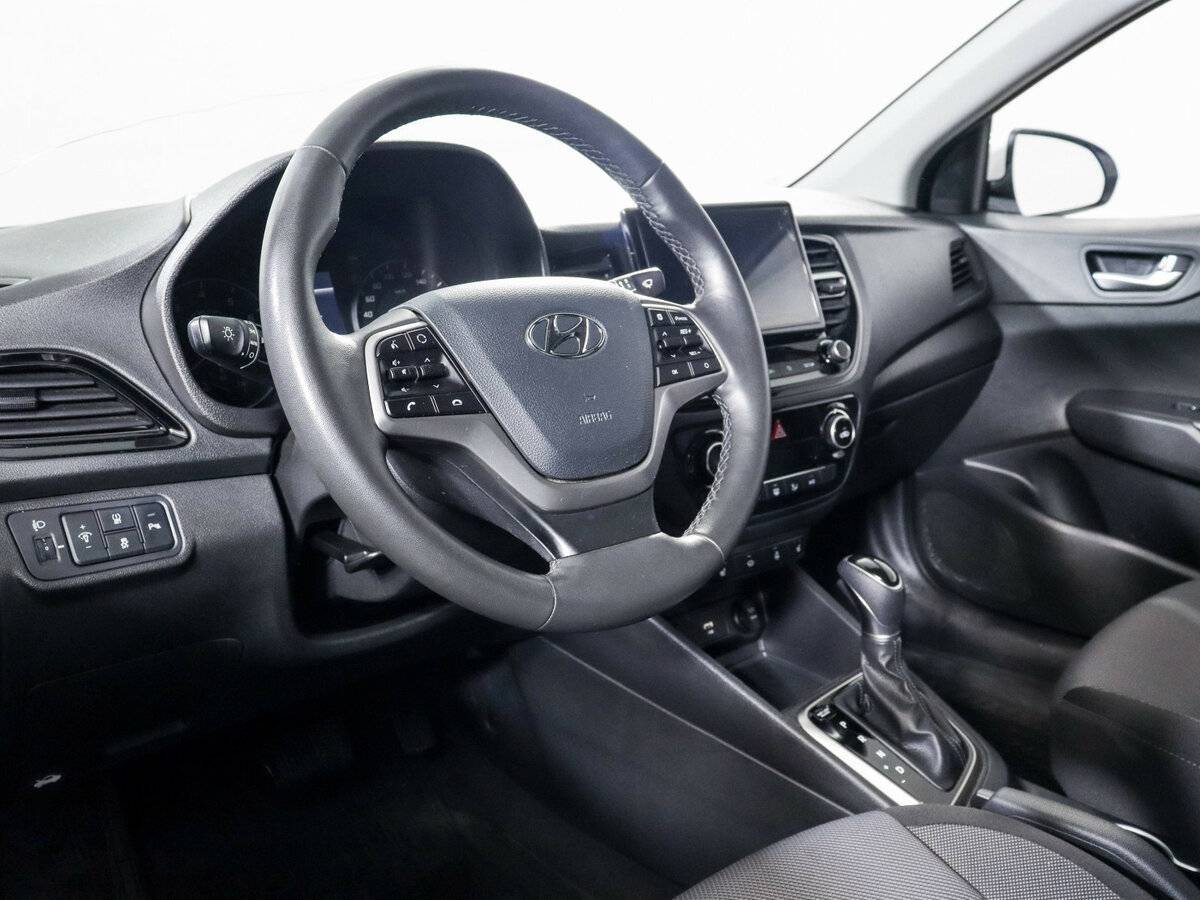 Купить Hyundai Solaris с пробегом. Фото: #13