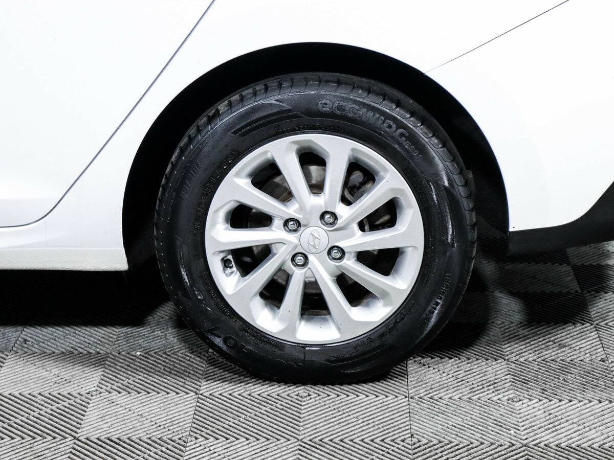 Купить Hyundai Solaris с пробегом. Фото: #14