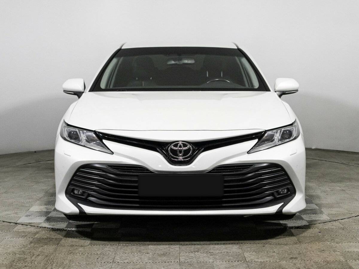 Купить Toyota Camry с пробегом. Фото: #1