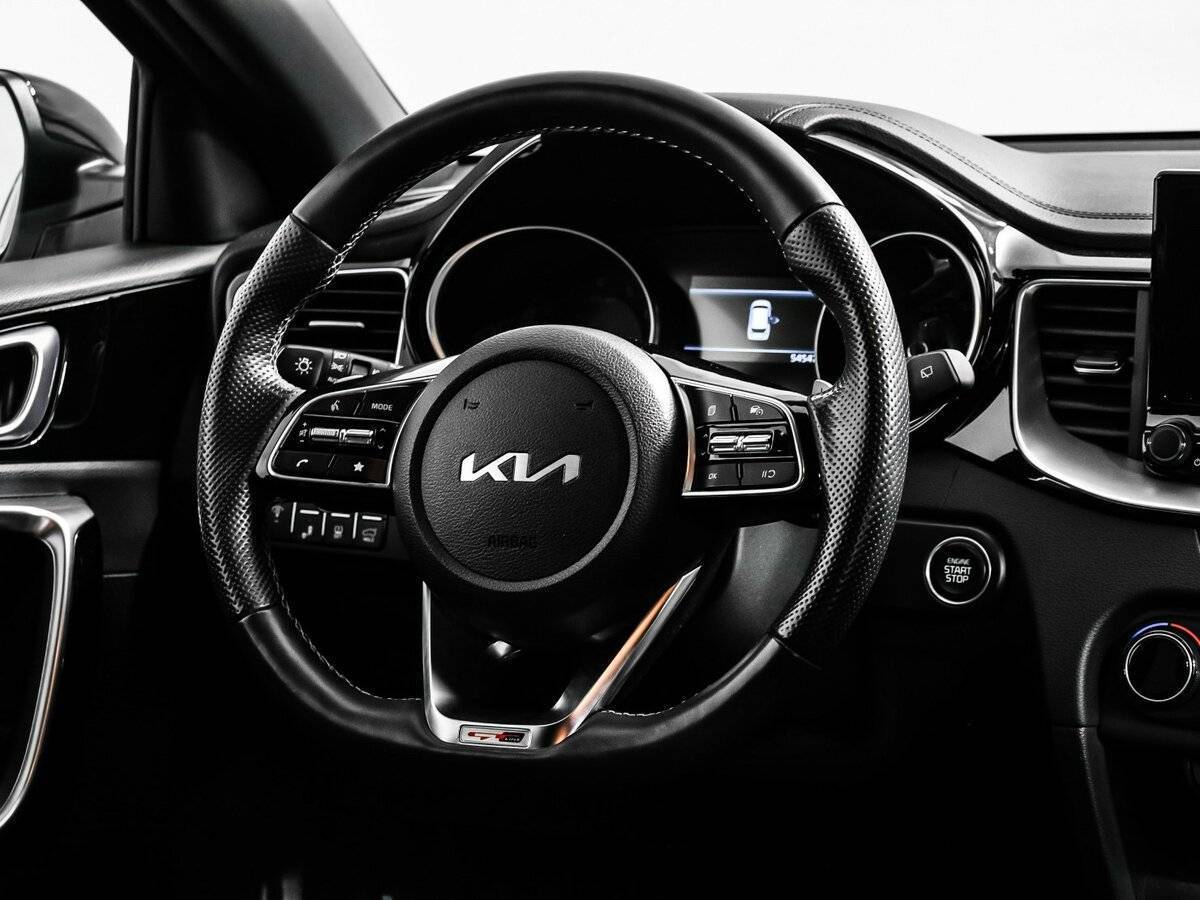 Купить Kia Ceed с пробегом. Фото: #11