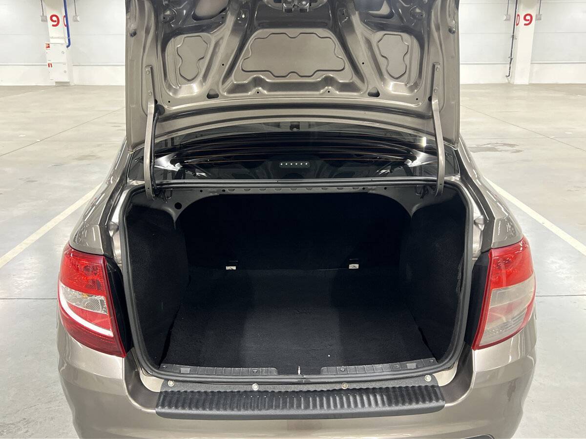 Купить Lada (ВАЗ) Granta с пробегом. Фото: #9