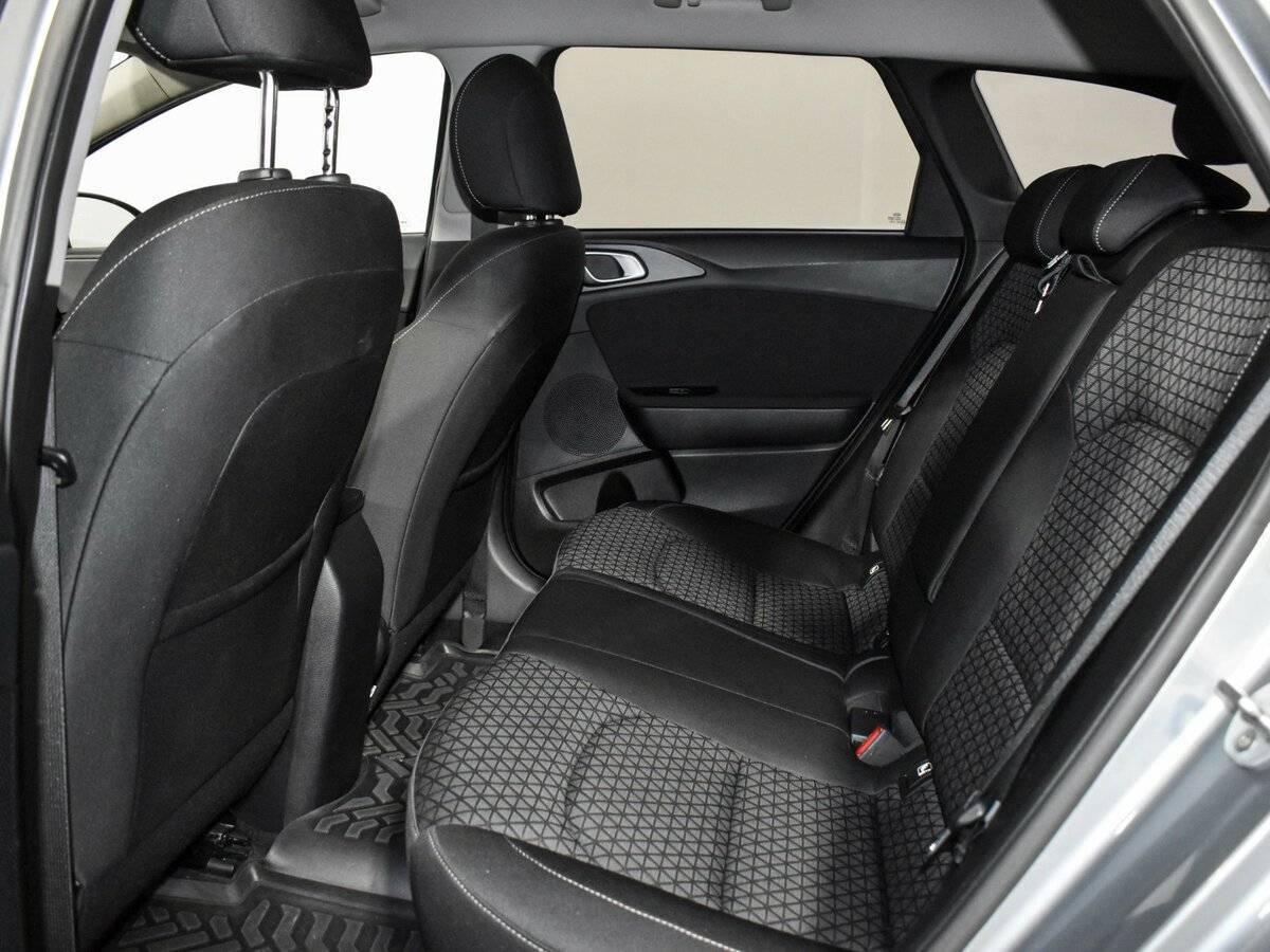 Купить Kia Ceed с пробегом. Фото: #10