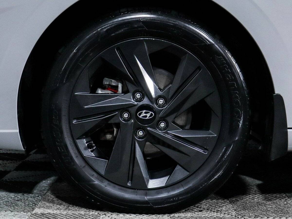 Купить Hyundai Elantra с пробегом. Фото: #10