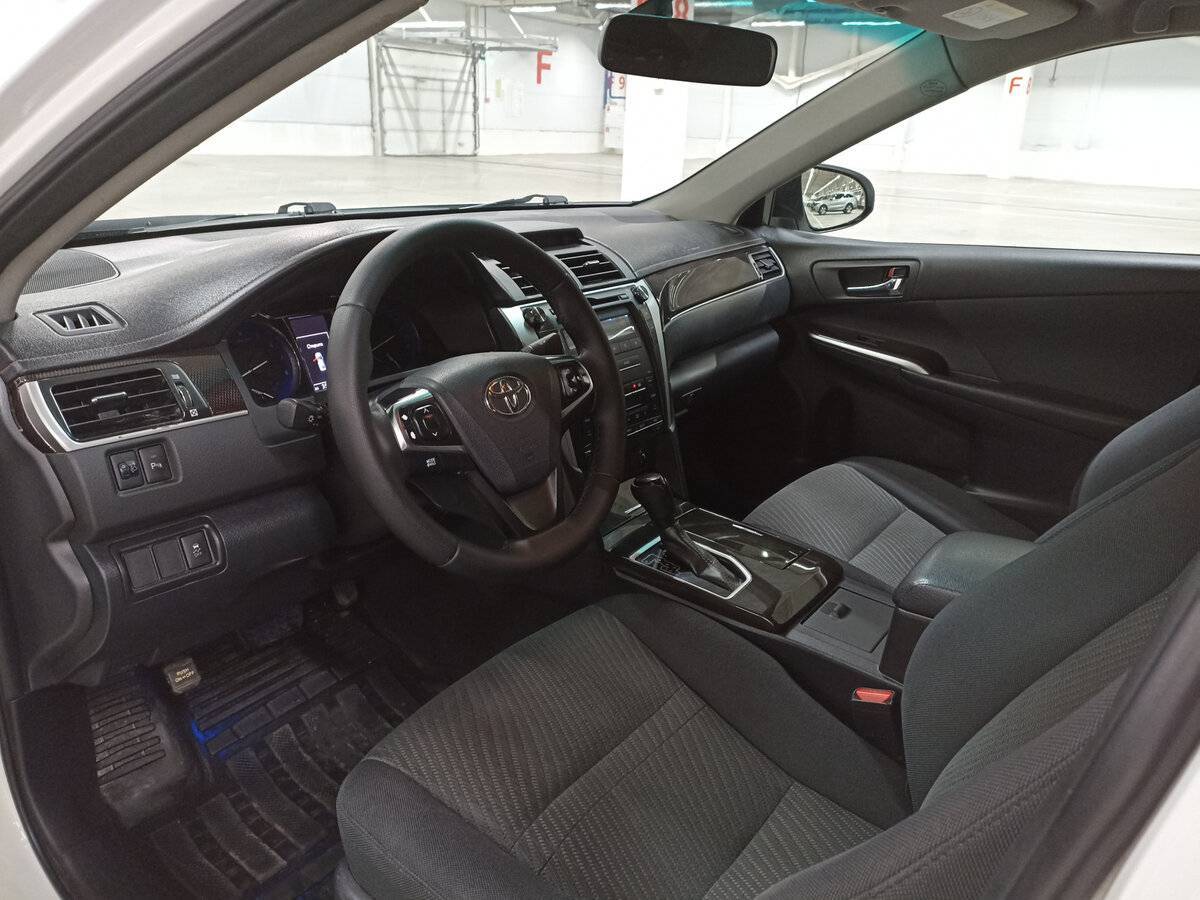 Купить Toyota Camry с пробегом. Фото: #14