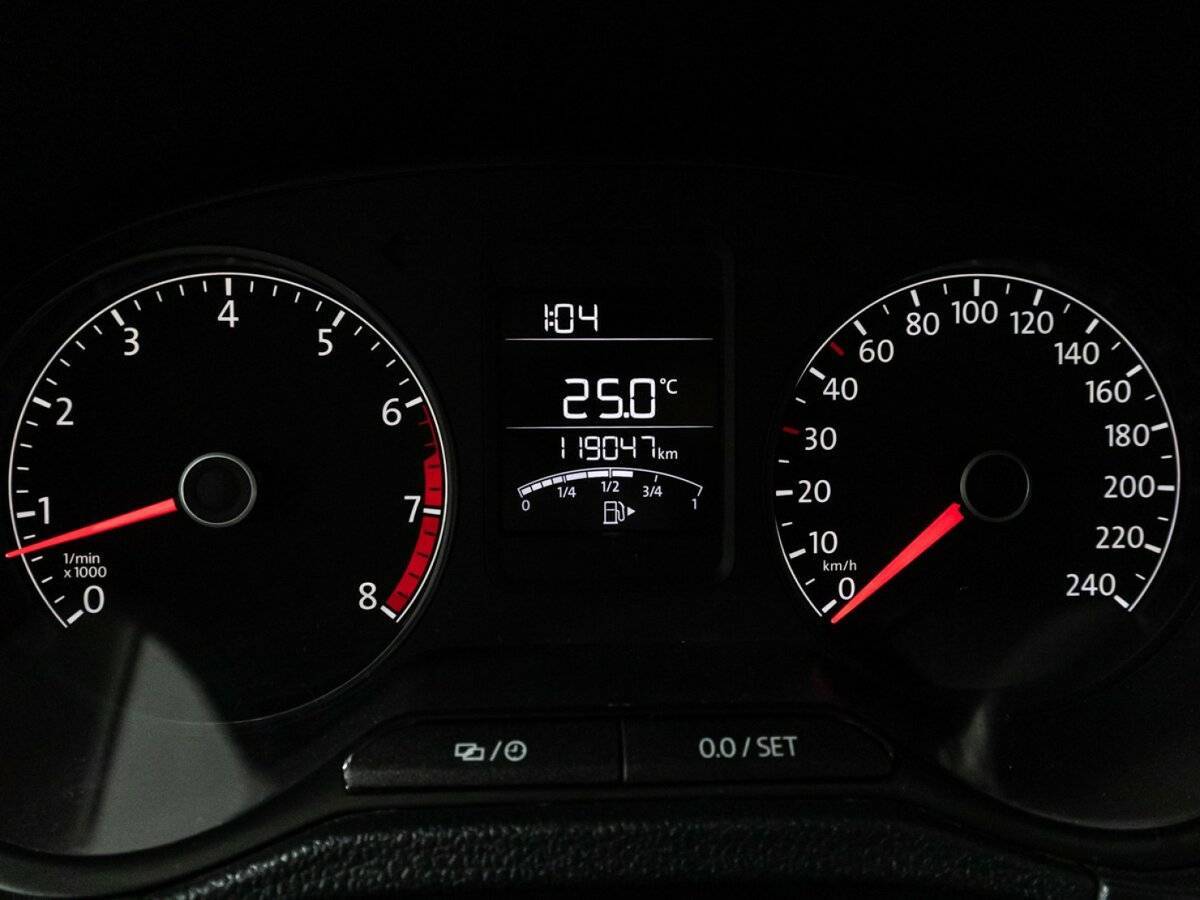 Купить Volkswagen Polo с пробегом. Фото: #11