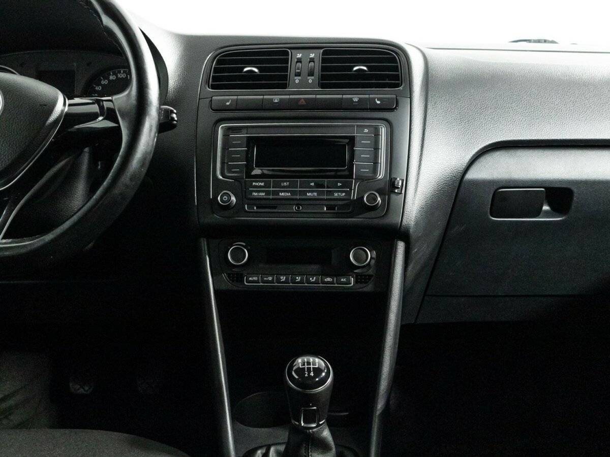 Купить Volkswagen Polo с пробегом. Фото: #13