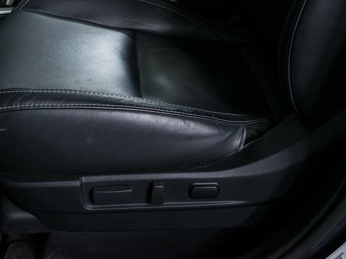 Купить Mitsubishi Outlander с пробегом. Фото: #17