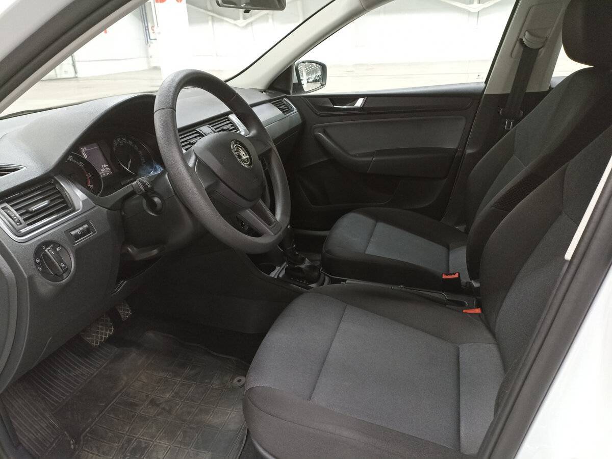 Купить Skoda Rapid с пробегом. Фото: #15