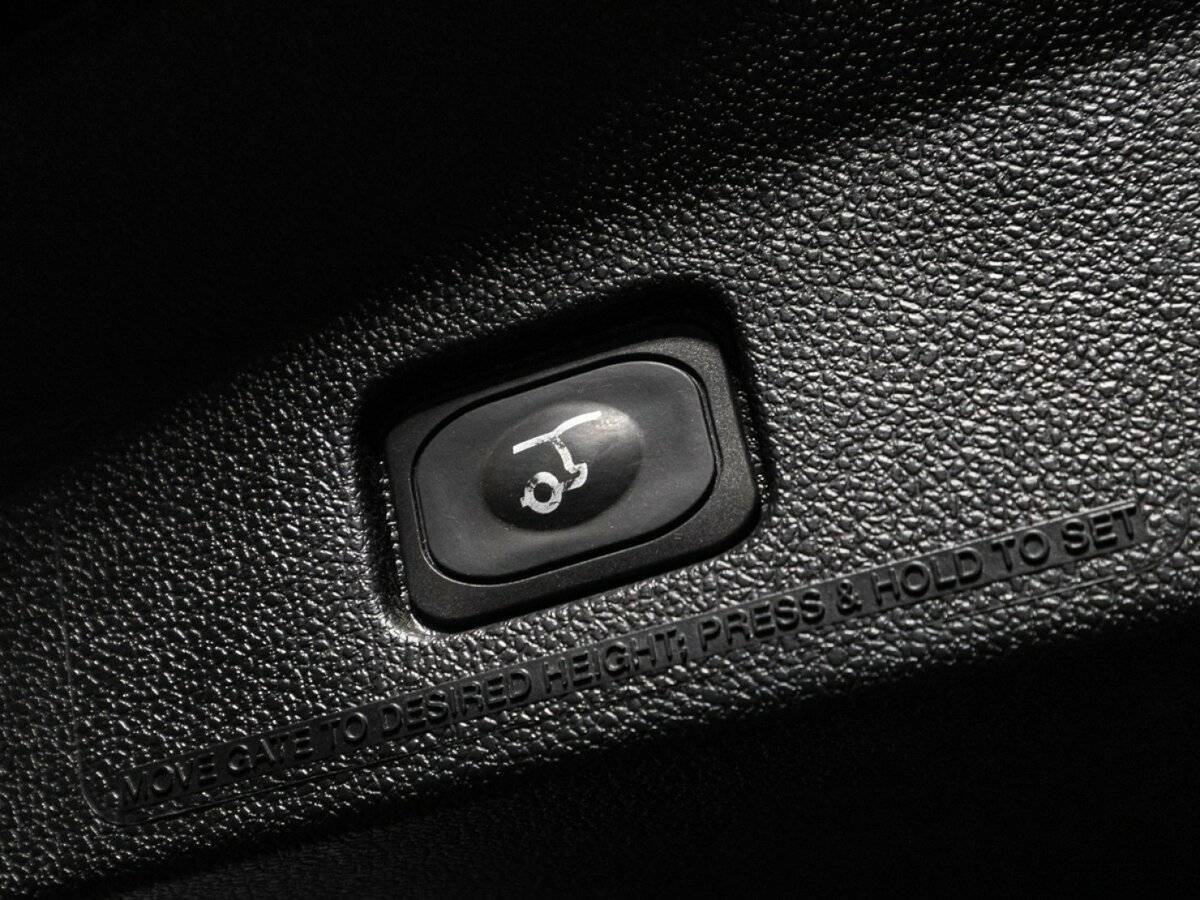 Купить Ford Explorer с пробегом. Фото: #23