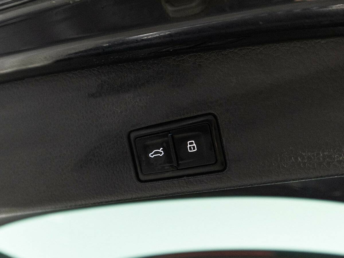 Купить Volkswagen Touareg с пробегом. Фото: #15