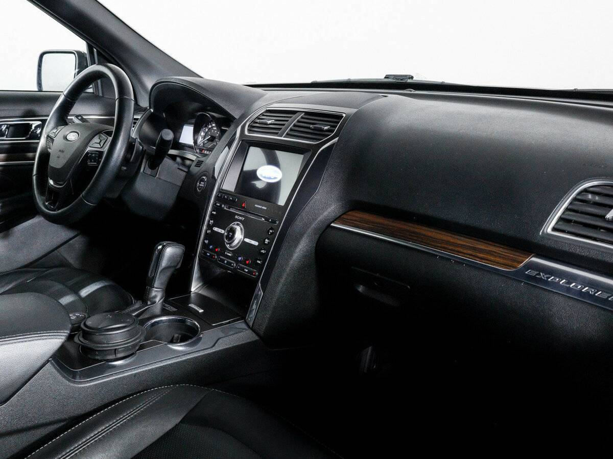 Купить Ford Explorer с пробегом. Фото: #8