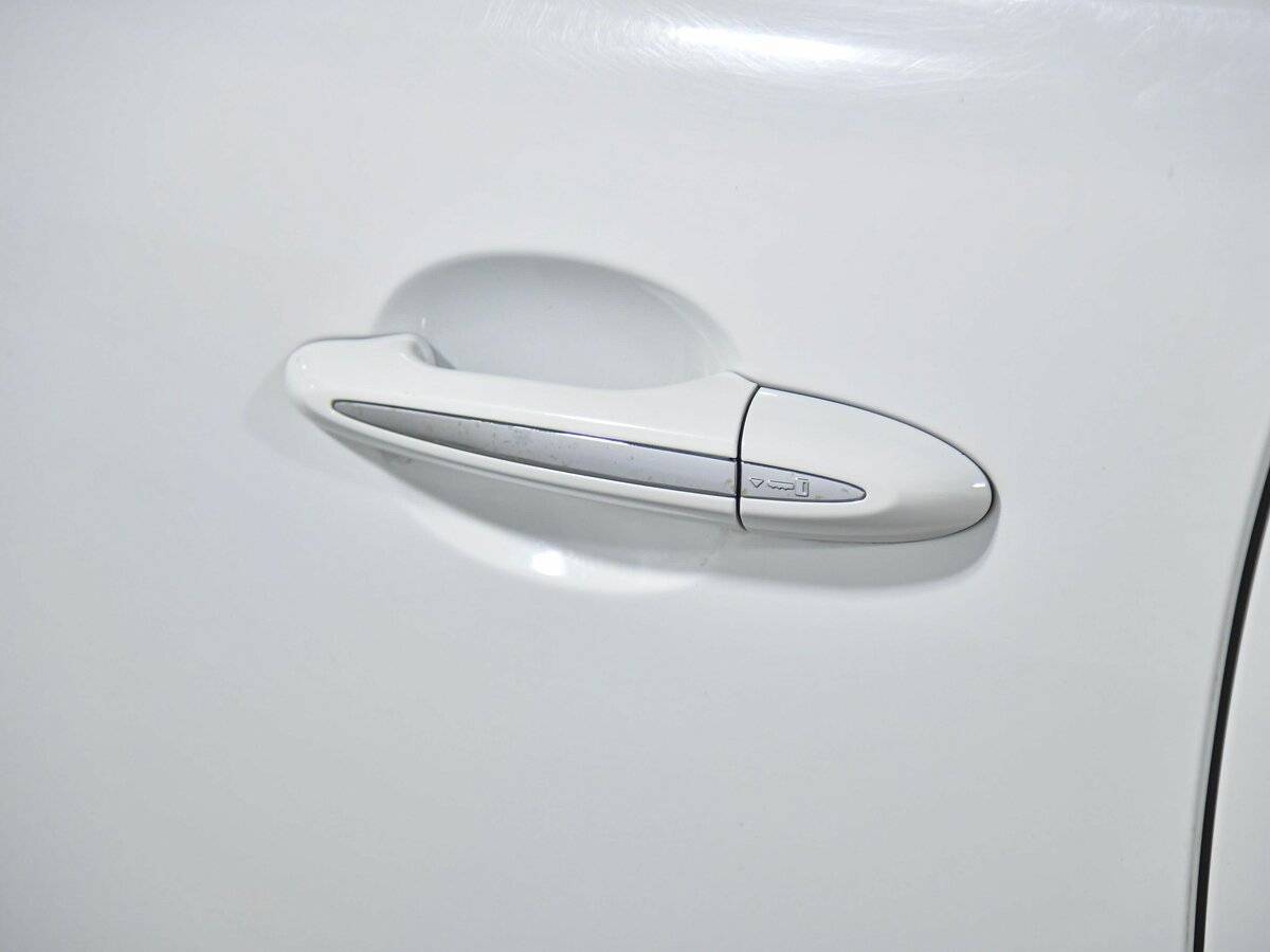 Купить Jaguar XJ с пробегом. Фото: #23