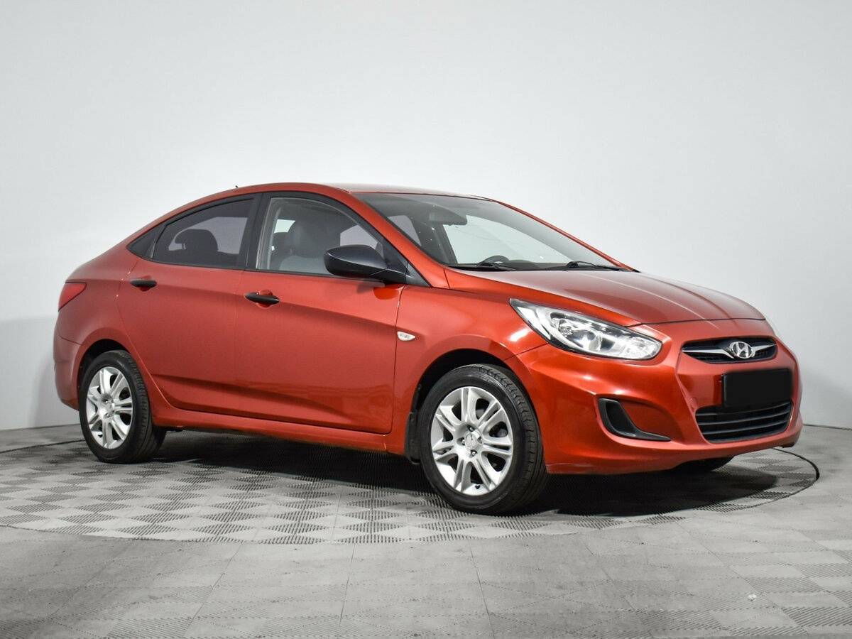 Купить Hyundai Solaris с пробегом. Фото: #2