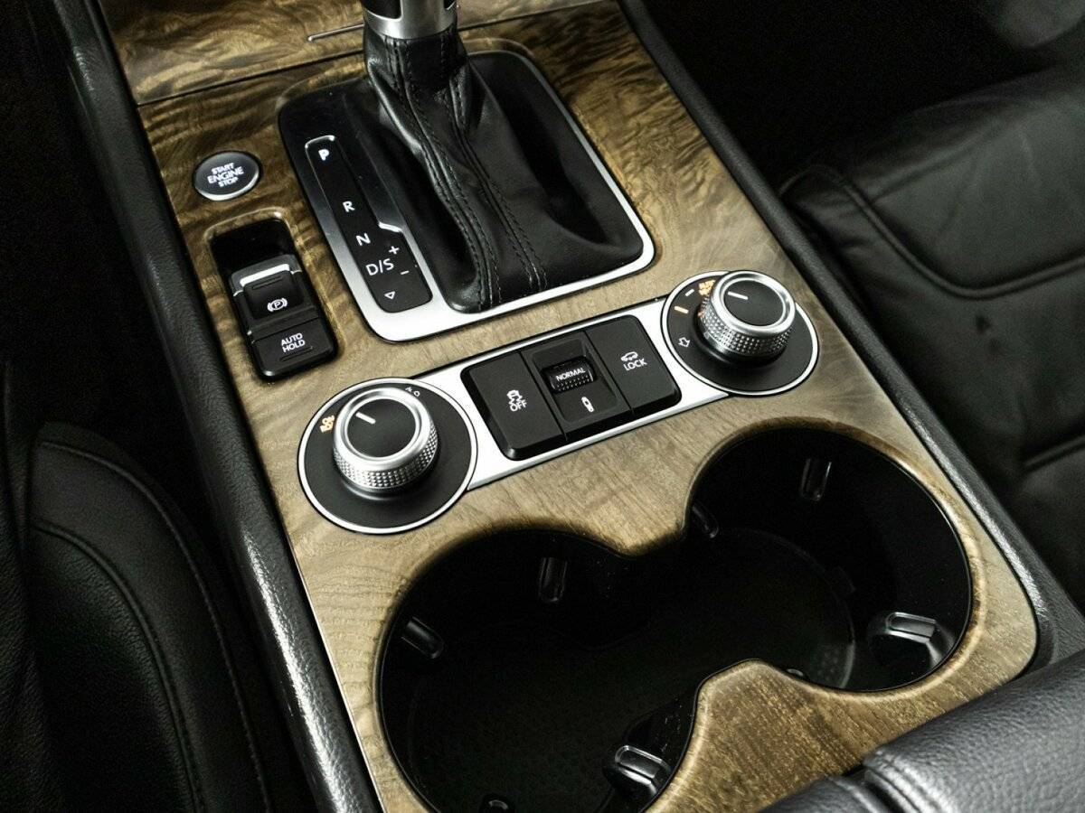 Купить Volkswagen Touareg с пробегом. Фото: #20