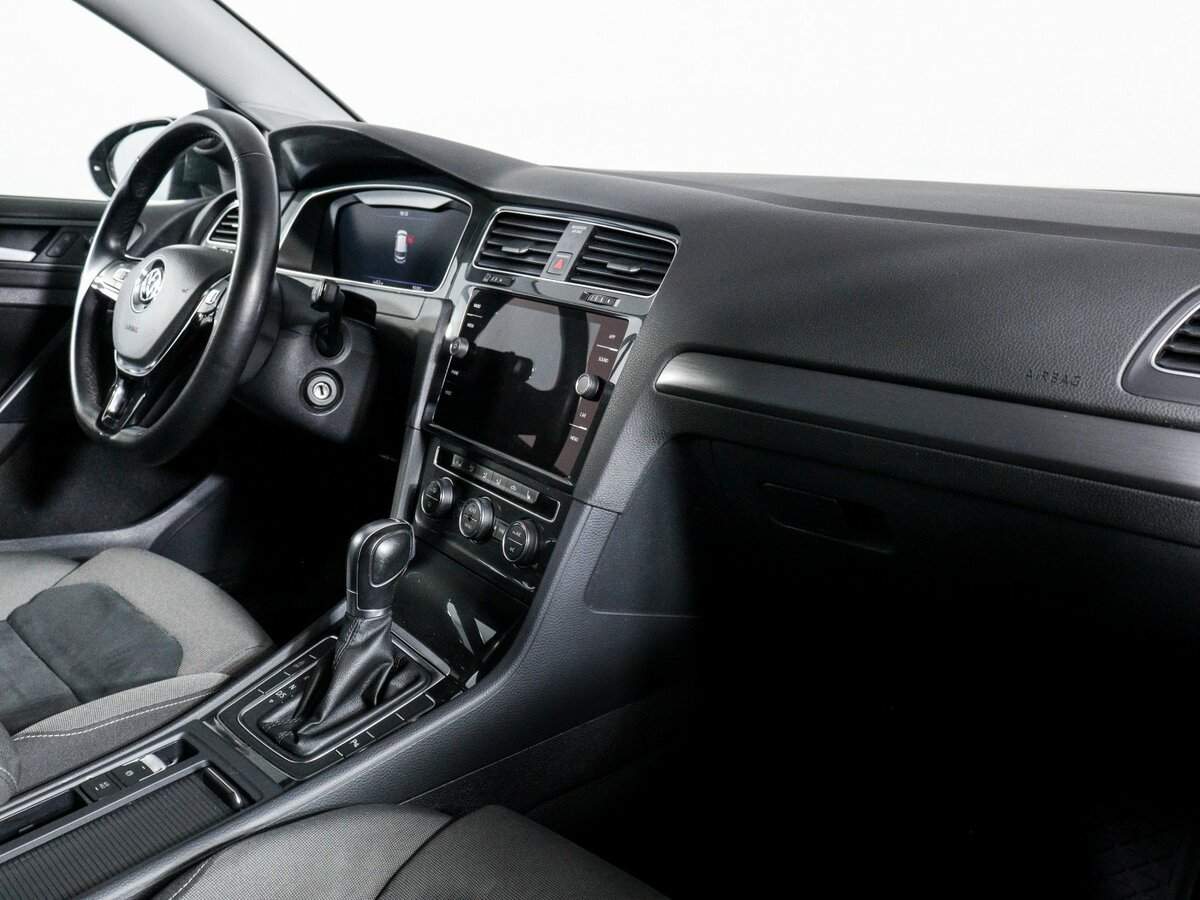 Купить Volkswagen Golf с пробегом. Фото: #8