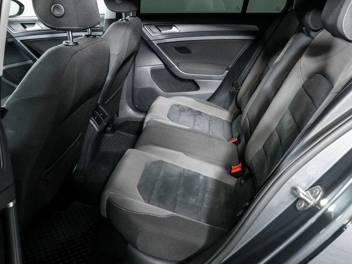 Купить Volkswagen Golf с пробегом. Фото: #9
