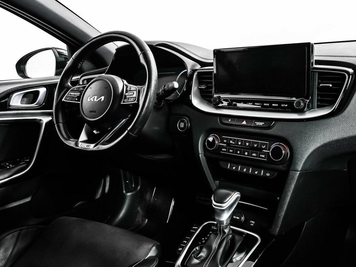 Купить Kia Ceed с пробегом. Фото: #8