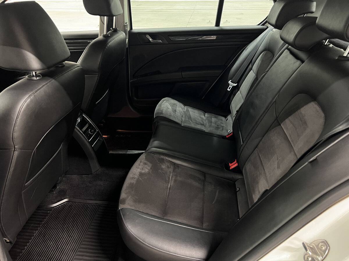 Купить Skoda Superb с пробегом. Фото: #11