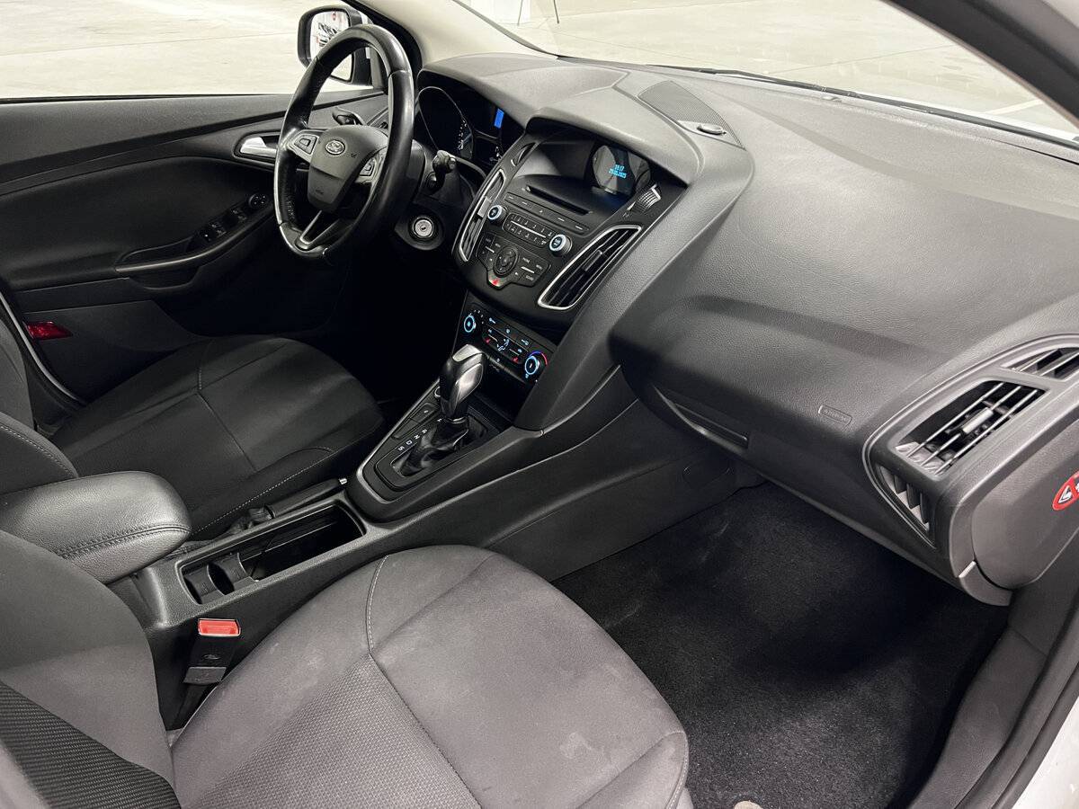 Купить Ford Focus с пробегом. Фото: #10