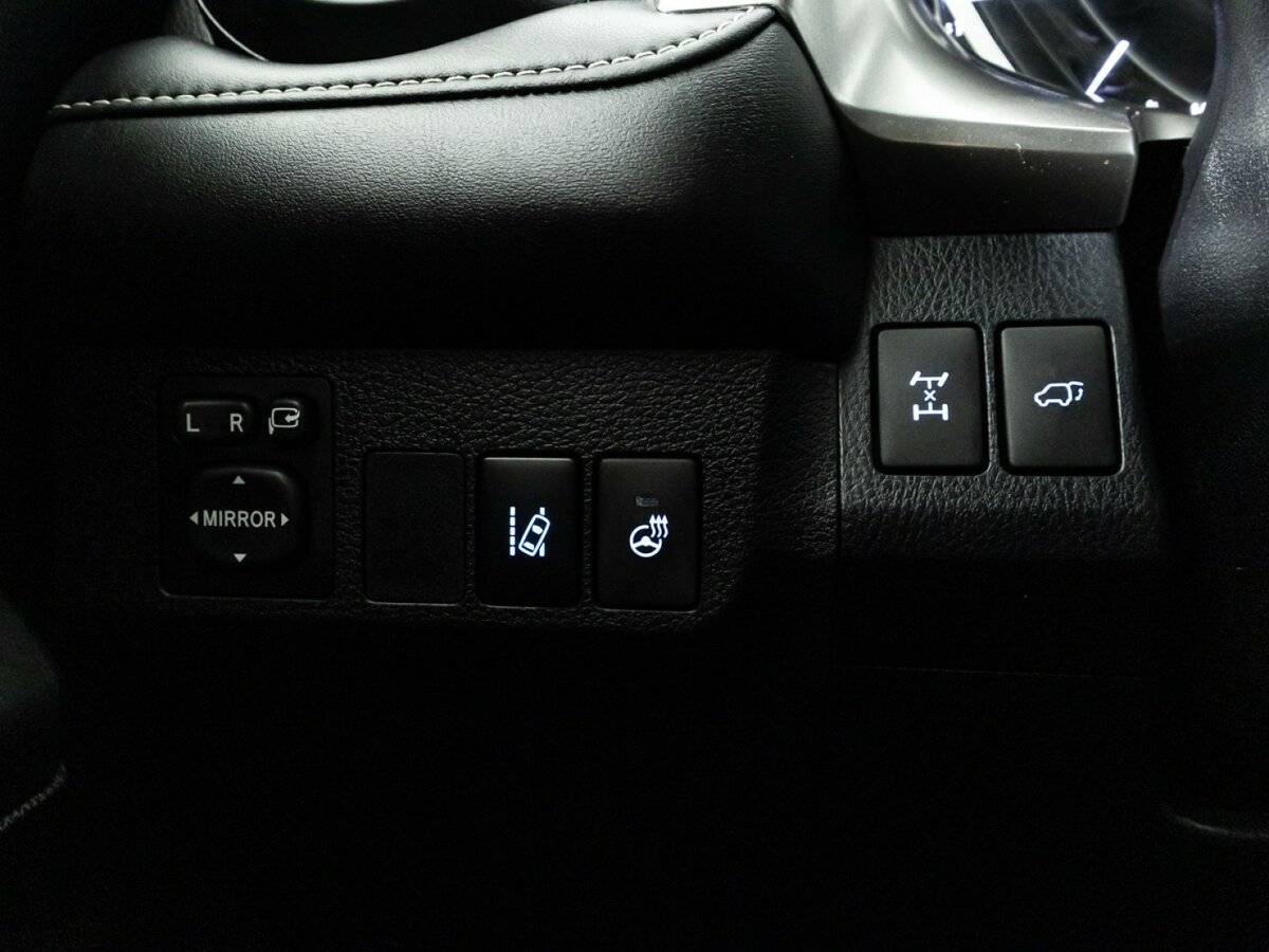 Купить Toyota RAV4 с пробегом. Фото: #22