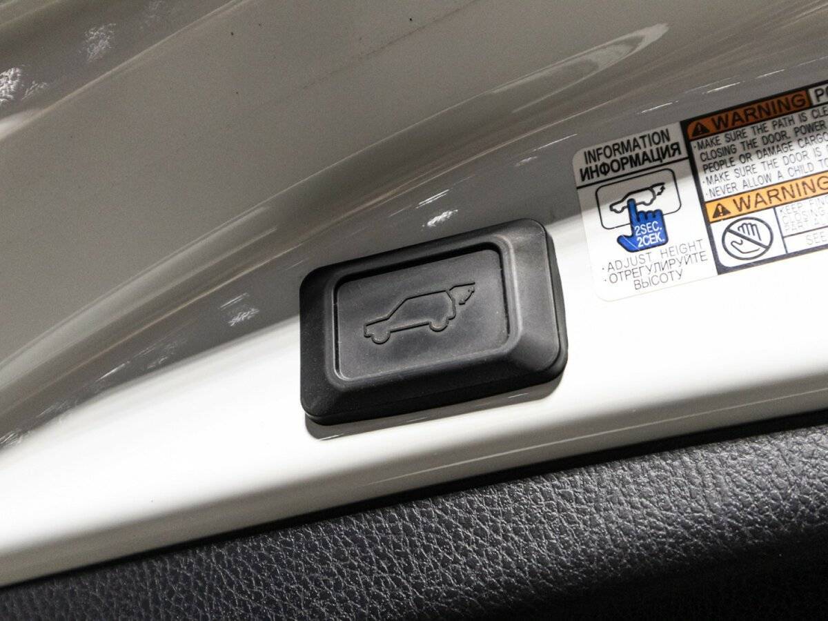 Купить Toyota RAV4 с пробегом. Фото: #15