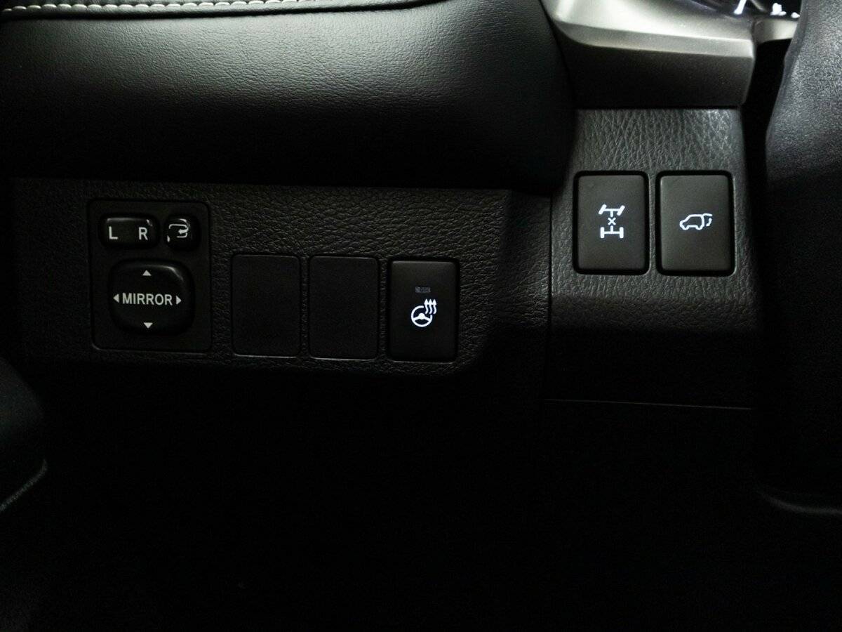 Купить Toyota RAV4 с пробегом. Фото: #18