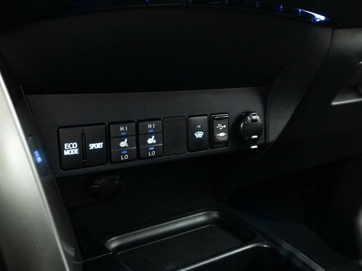 Купить Toyota RAV4 с пробегом. Фото: #19