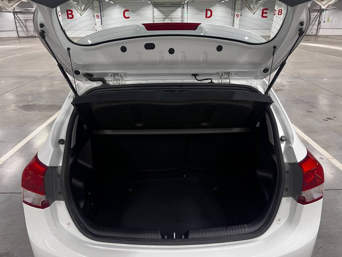 Купить Kia Rio с пробегом. Фото: #9