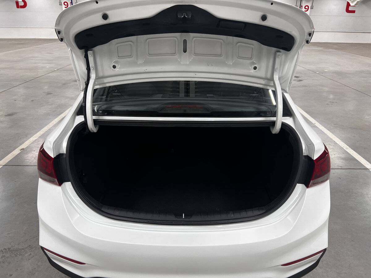 Купить Hyundai Solaris с пробегом. Фото: #9