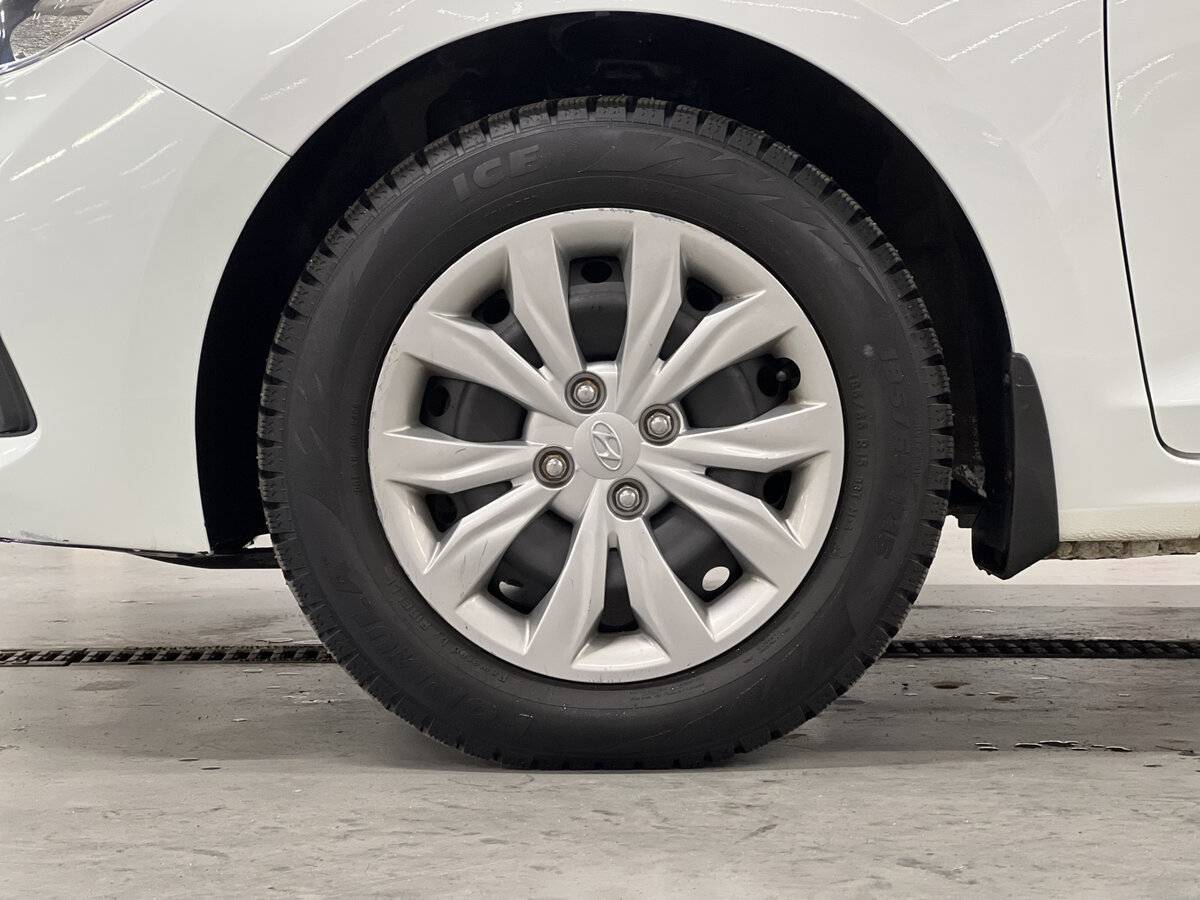 Купить Hyundai Solaris с пробегом. Фото: #17