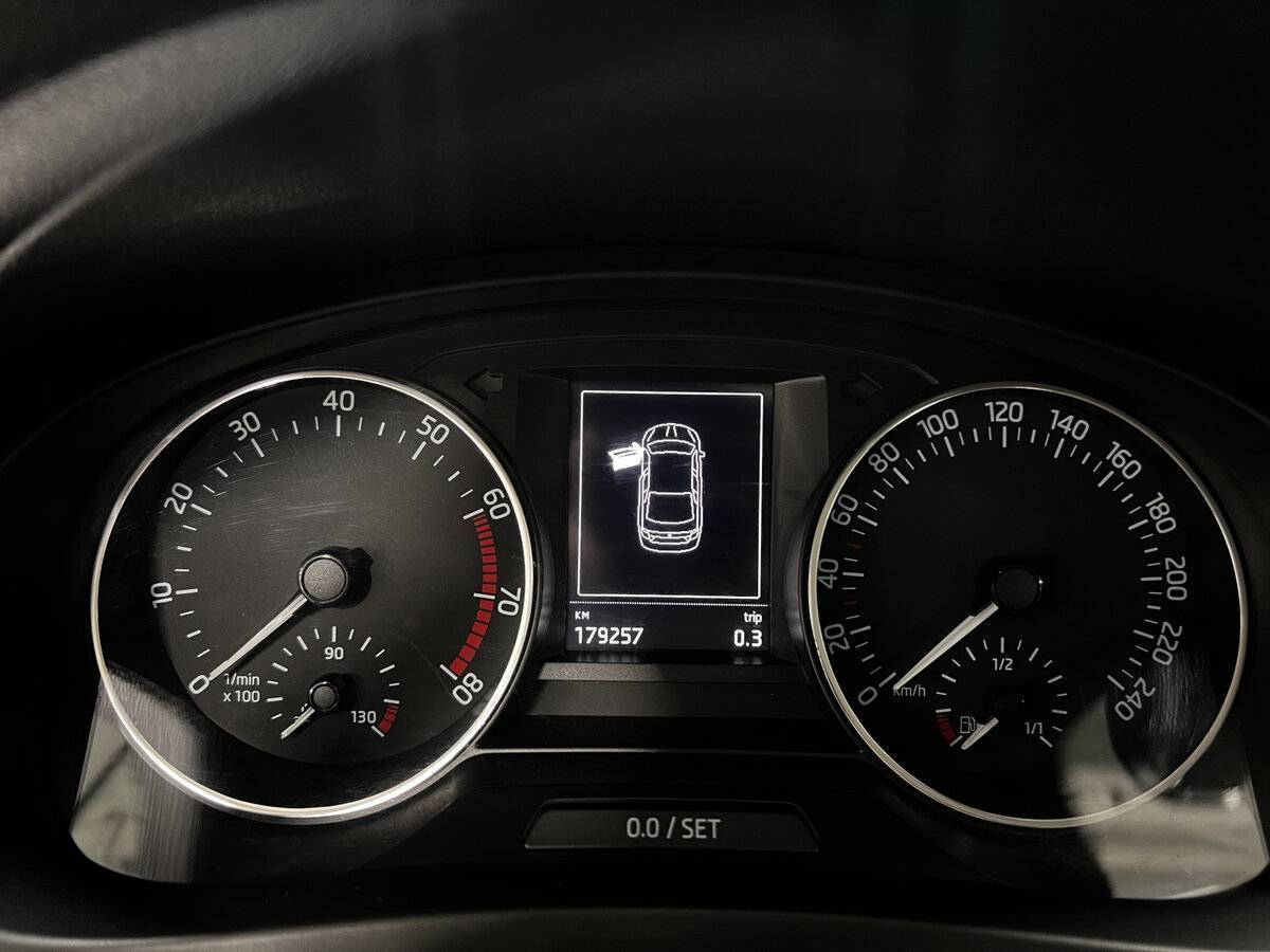 Купить Skoda Rapid с пробегом. Фото: #12