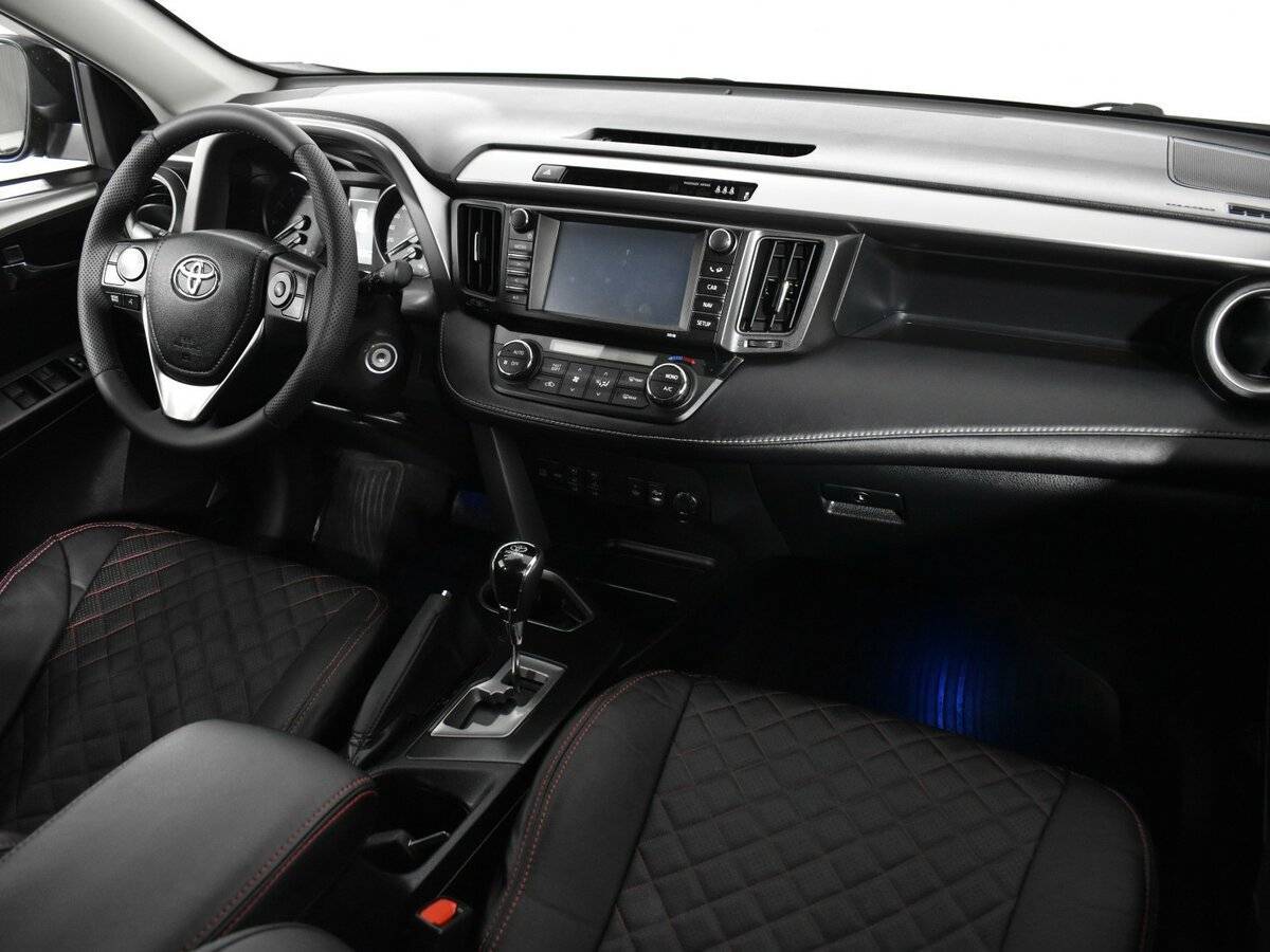 Купить Toyota RAV4 с пробегом. Фото: #8