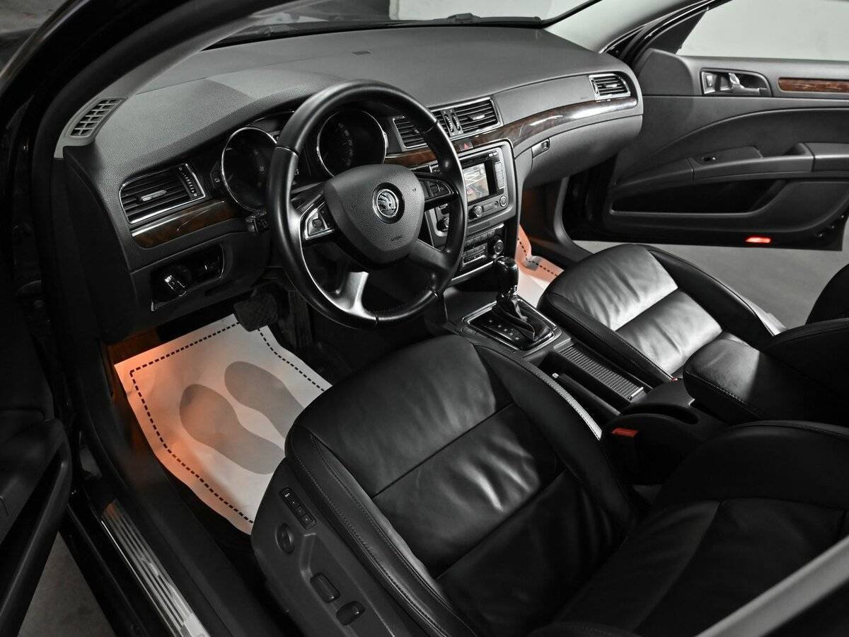 Купить Skoda Superb с пробегом. Фото: #7
