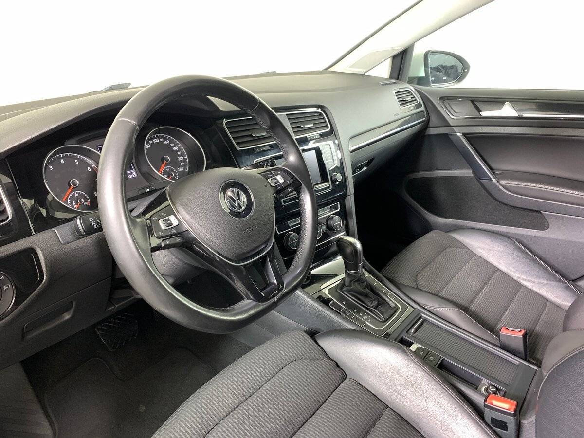 Купить Volkswagen Golf с пробегом. Фото: #10