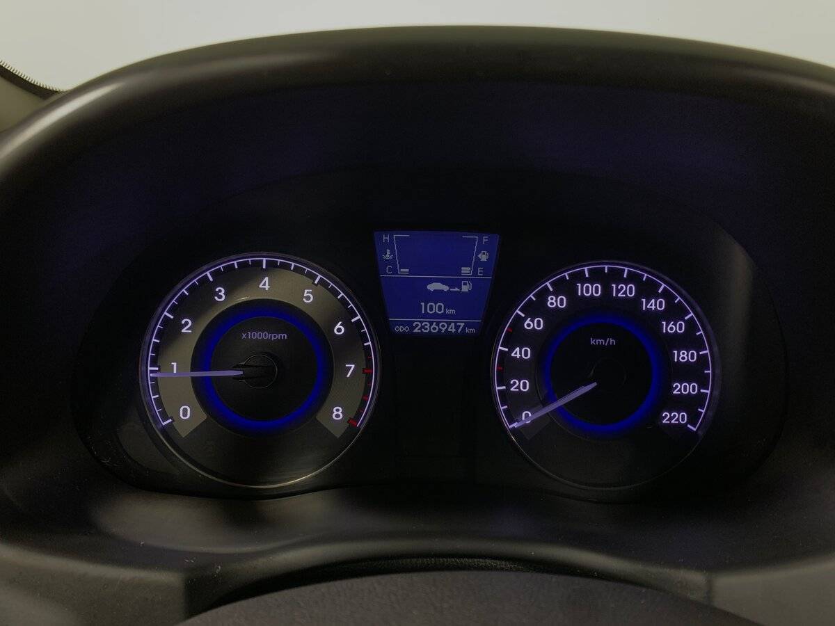 Купить Hyundai Solaris с пробегом. Фото: #13