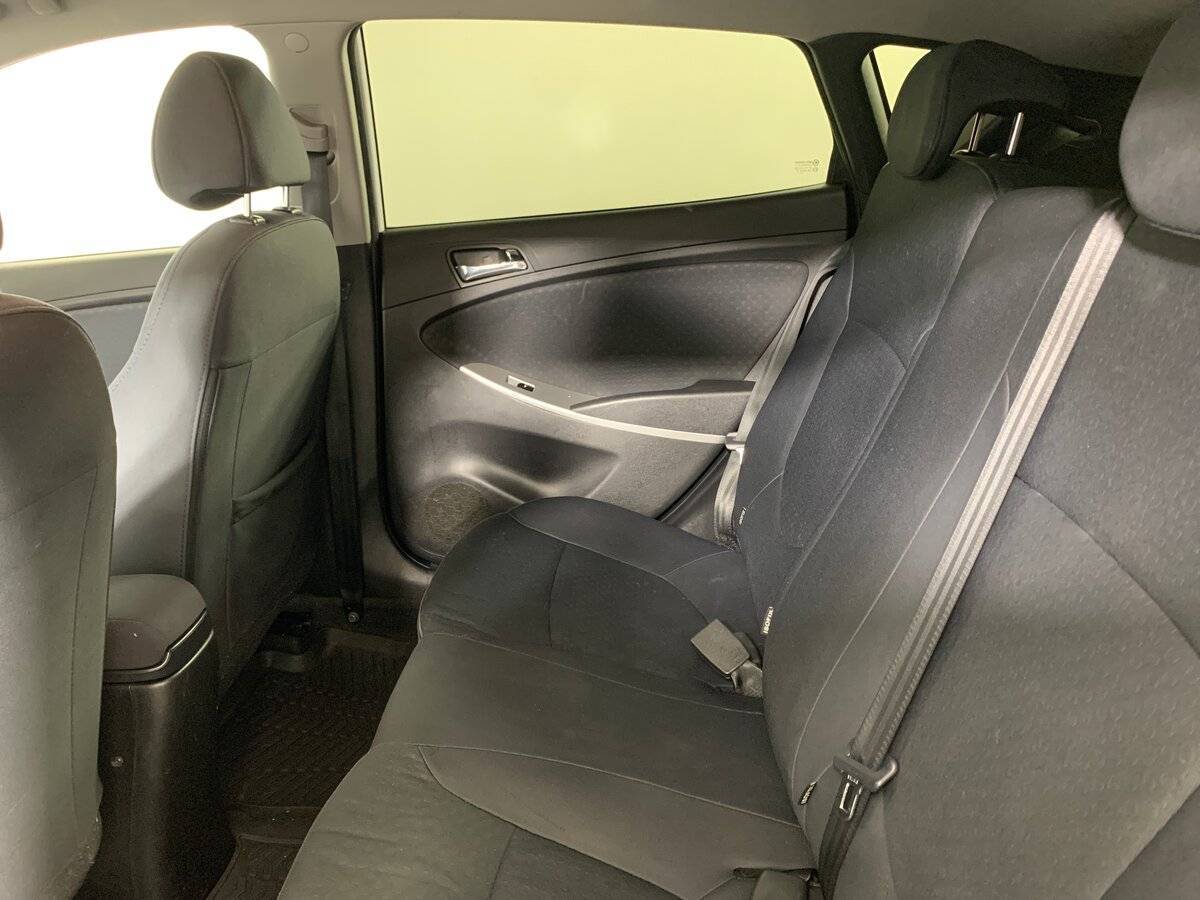 Купить Hyundai Solaris с пробегом. Фото: #17