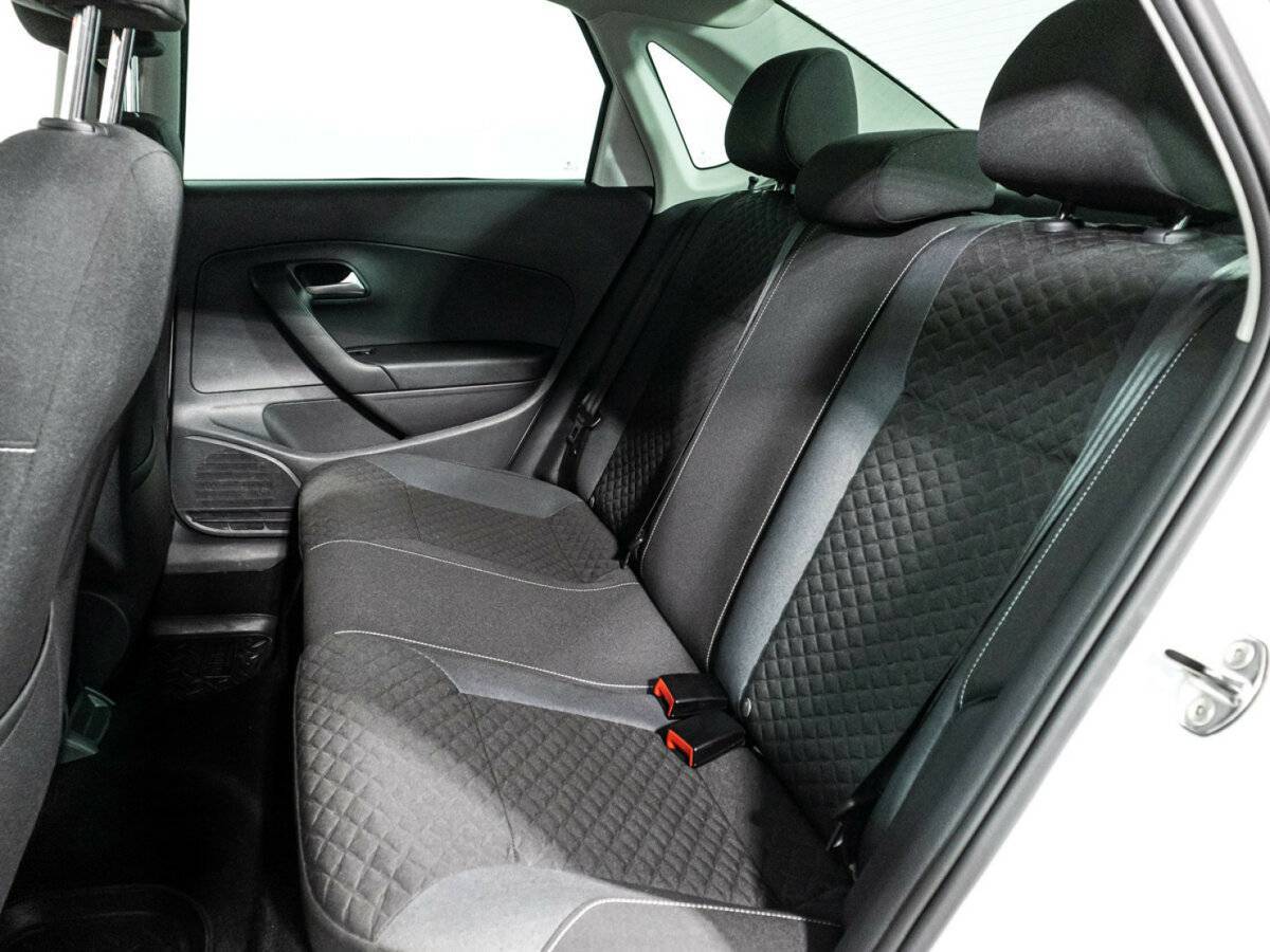 Купить Volkswagen Polo с пробегом. Фото: #9